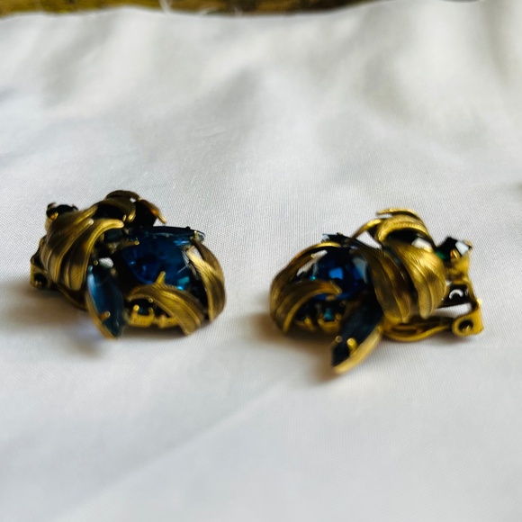 Vintage Flower Brooch w/clip Earrings + Pendant Hook. - Picture 10 of 13